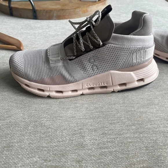 Women’s On Cloud Tennis shoes - Picture 2 of 13